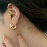 A Pair of Fashionable Water Drop-Shaped Glossy Ear Buckles, Minimalist Style Circle Earrings, Minimalist Niche Design, High-End Jewelry - Image 5