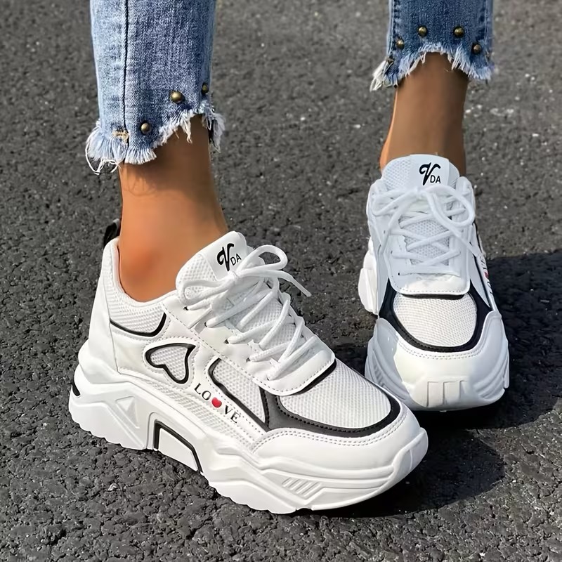imageye___-_imgi_14_77f0e57b-0c68-4a35-832e-a441b6783275 Heart-Shaped Thick Sole Mesh Daddy Shoes Women'S Thick Sole Breathable Height-Increasing Sports Casual Shoes - Image 1