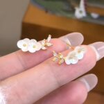 [NEW]A Pair of 2pcs, Camellia Earrings, High-Quality Jewelry, Upgraded Temperament Earrings, High-End Decorative Earrings, - Image 5